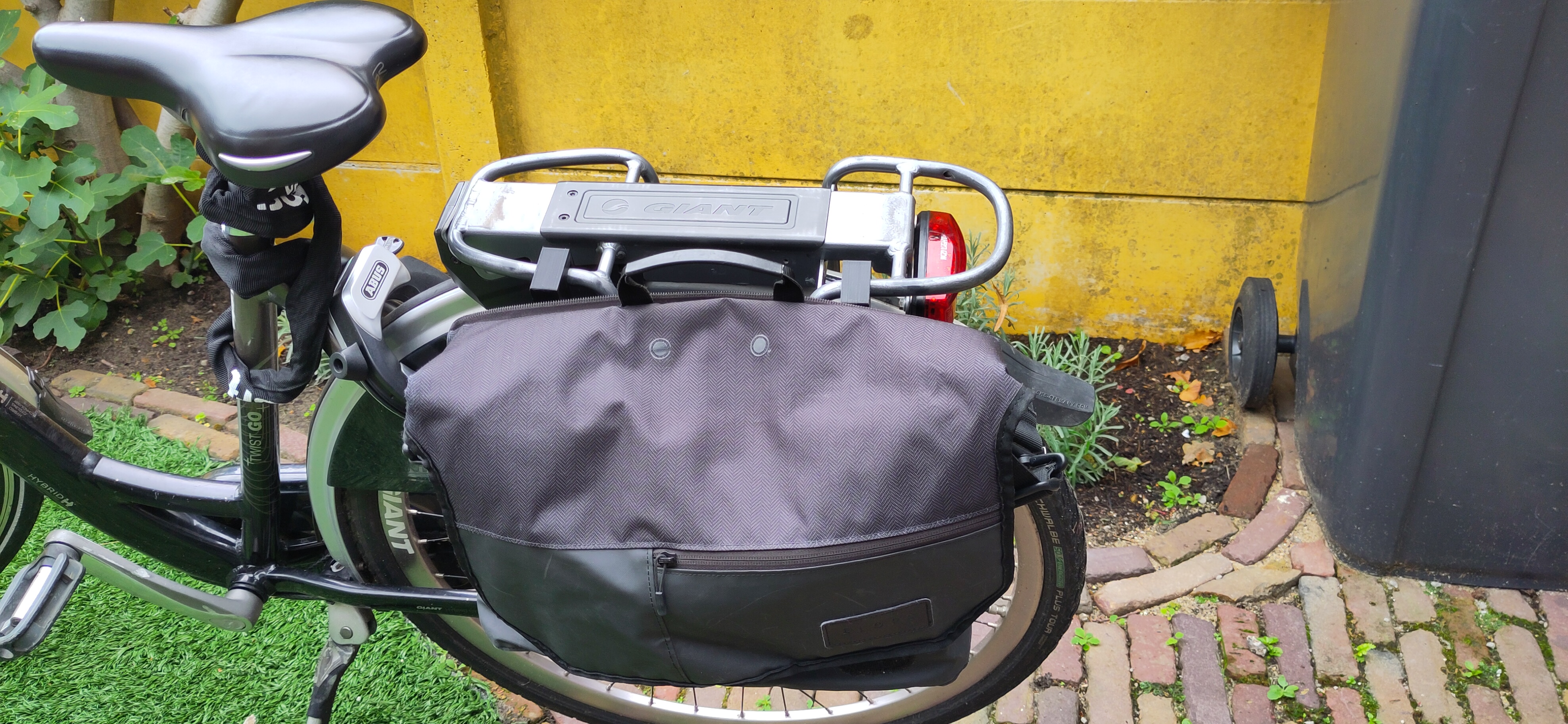 Adapter and bag on bike